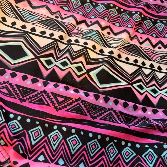 Girls Arizona Aztec print one piece swimsuit w/ruffles. Great used cond. Sz 6/6x - Picture 5 of 6